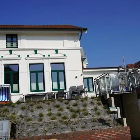 Woogeelisa - Ehrwürdige Dorfvilla In Strandnähe