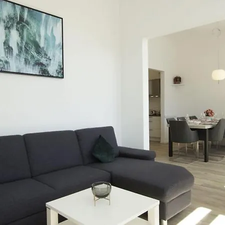 Dom wakacyjny Woogeelisa - Ehrwuerdige Dorfvilla In Strandnaehe Wangerooge