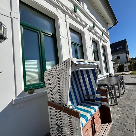 Woogeelisa - Ehrwürdige Dorfvilla In Strandnähe