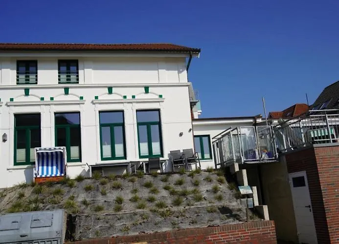 Woogeelisa - Ehrwuerdige Dorfvilla In Strandnaehe