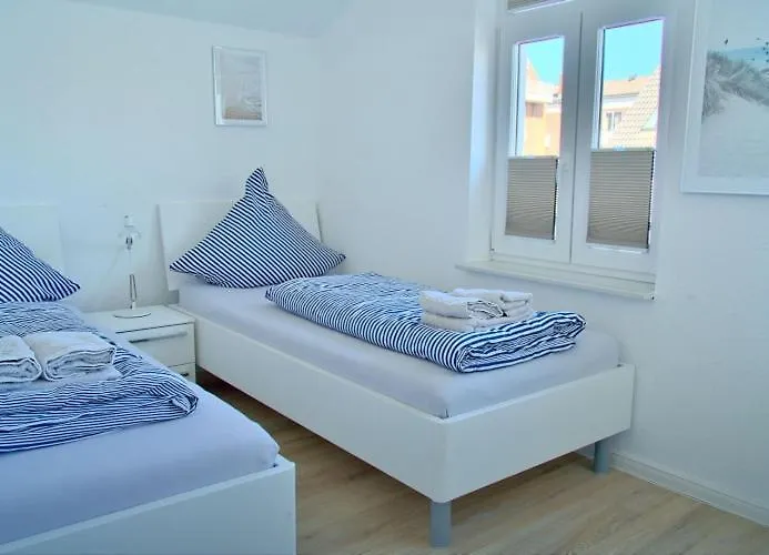 Woogeelisa - Ehrwuerdige Dorfvilla In Strandnaehe Nyaraló