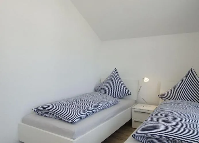 Woogeelisa - Ehrwuerdige Dorfvilla In Strandnaehe Nyaraló