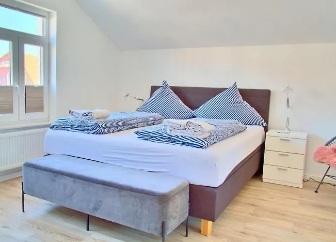 Nyaraló Woogeelisa - Ehrwuerdige Dorfvilla In Strandnaehe *