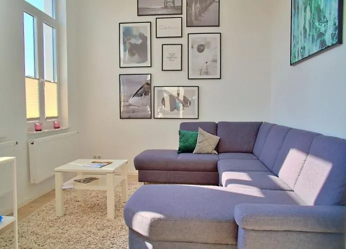 Woogeelisa - Ehrwuerdige Dorfvilla In Strandnaehe *