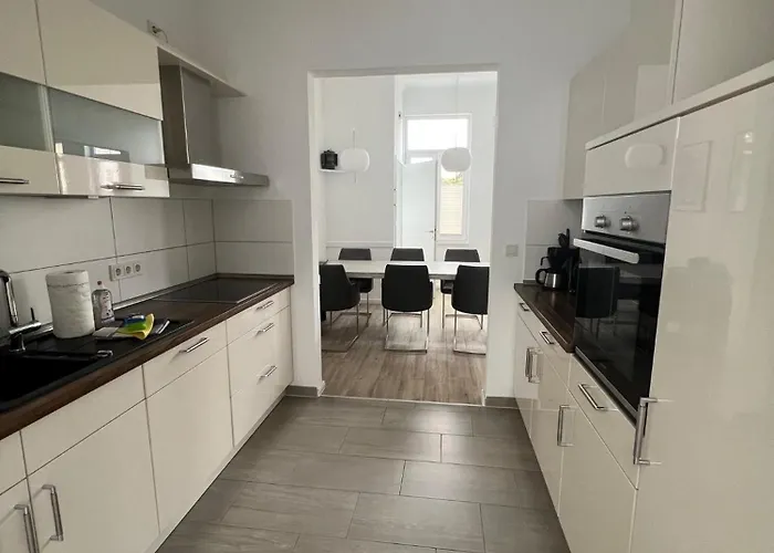 Nyaraló Woogeelisa - Ehrwuerdige Dorfvilla In Strandnaehe